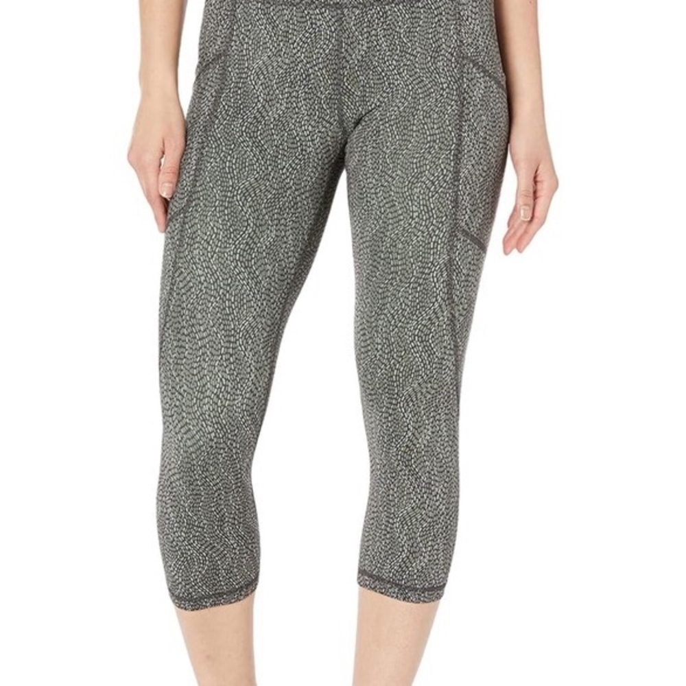 Hi-Rise Capri Leggings